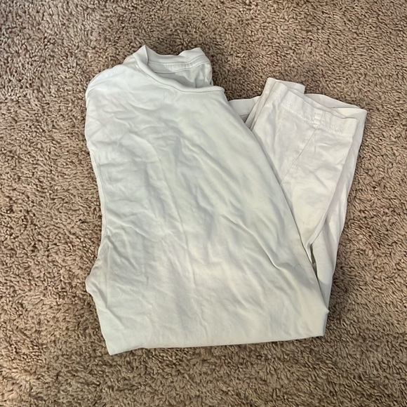 White Graphic T-Shirt with Pabst Blue Ribbon Design - Picture 4 of 5